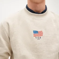'83 fleece sweatshirt with flag embroidery