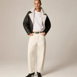 Barrel-leg jean