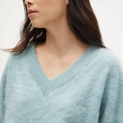 Brushed cashmere relaxed V-neck sweater
