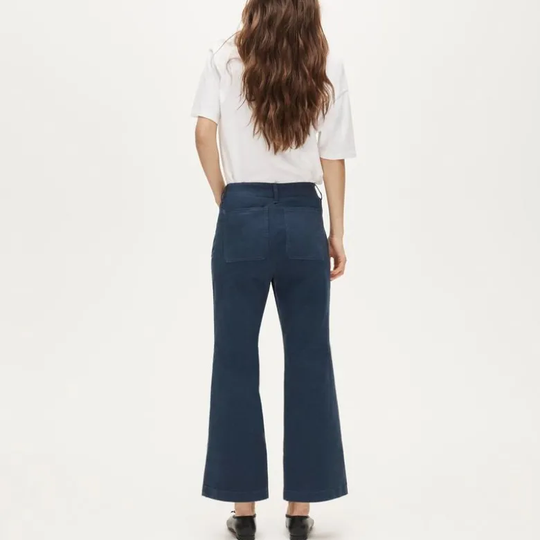Charley kickout cropped pant in chino