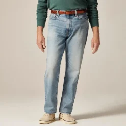 Classic Straight jean in light wash