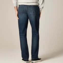 Classic Straight jean in vintage dark wash denim