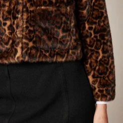Faux-fur lady jacket in leopard print