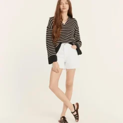 High-rise denim short in white