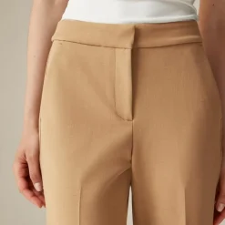 Kate straight-leg pant in four-season stretch