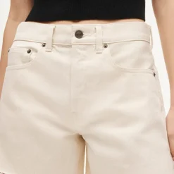 Mid-rise A-line denim short in ecru