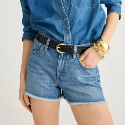 Mid-rise denim short in Lakeshore wash