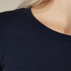 Perfect-fit long-sleeve crewneck T-shirt