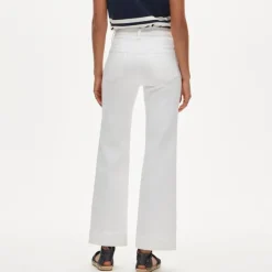 Petite Charley kickout cropped jean in super-stretch with patch pockets