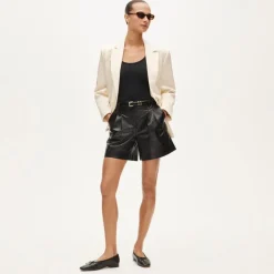 Pleated trouser short in leather