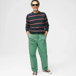 Relaxed-fit double-pleated chino pant in cotton