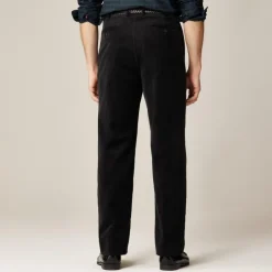 Relaxed-fit double-pleated trouser in Italian corduroy