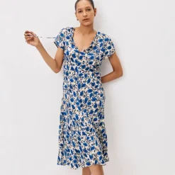 Short-sleeve slip dress in indigo daisy print