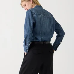 Slim-fit chambray shirt with jewel buttons