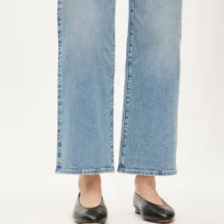Slim-wide jean in semi-stretch