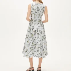 V-neck dress in lotus print