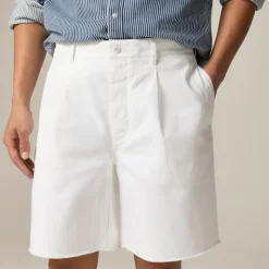 Wallace & Barnes 8" pleated cutoff chino short